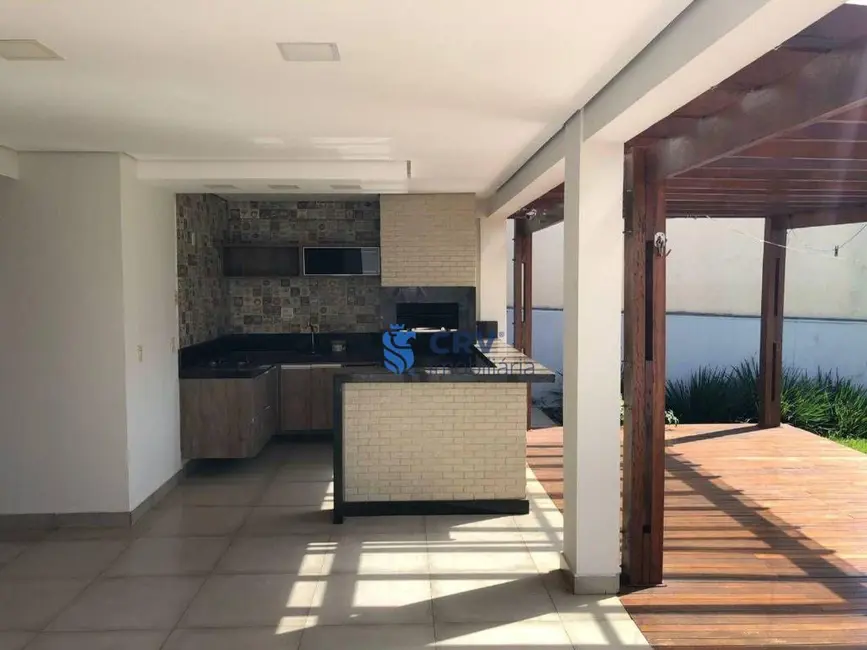 Casa com 3 quartos à venda, 360m2 em Quebec, Londrina - PR - imagem 2 Foto 2 de Casa com 3 quartos à venda, 360m2 em Quebec, Londrina - PR