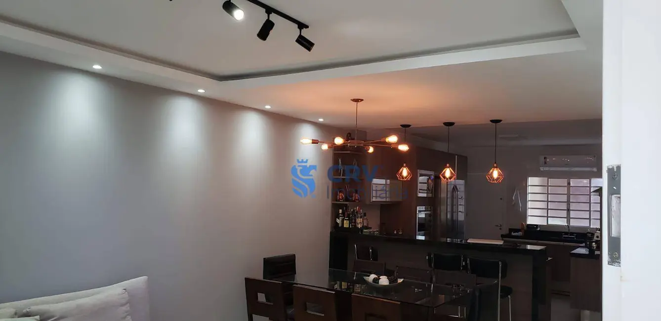 Casa com 4 quartos à venda, 275m2 em Londrina - PR - imagem 4 Foto 4 de Casa com 4 quartos à venda, 275m2 em Londrina - PR