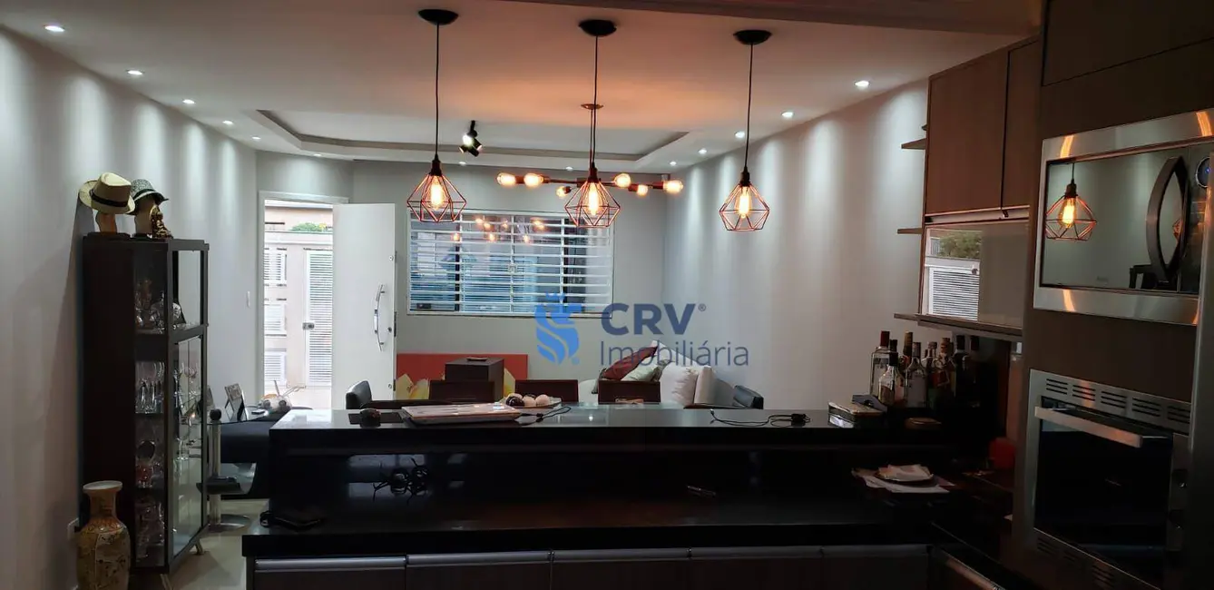 Casa com 4 quartos à venda, 275m2 em Londrina - PR - imagem 9 Foto 9 de Casa com 4 quartos à venda, 275m2 em Londrina - PR