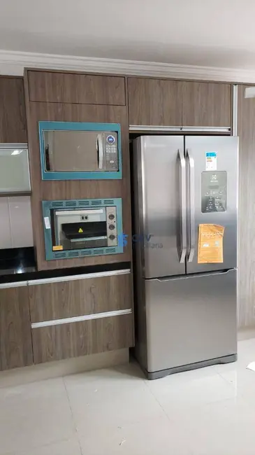 Casa com 4 quartos à venda, 275m2 em Londrina - PR - imagem 3 Foto 3 de Casa com 4 quartos à venda, 275m2 em Londrina - PR