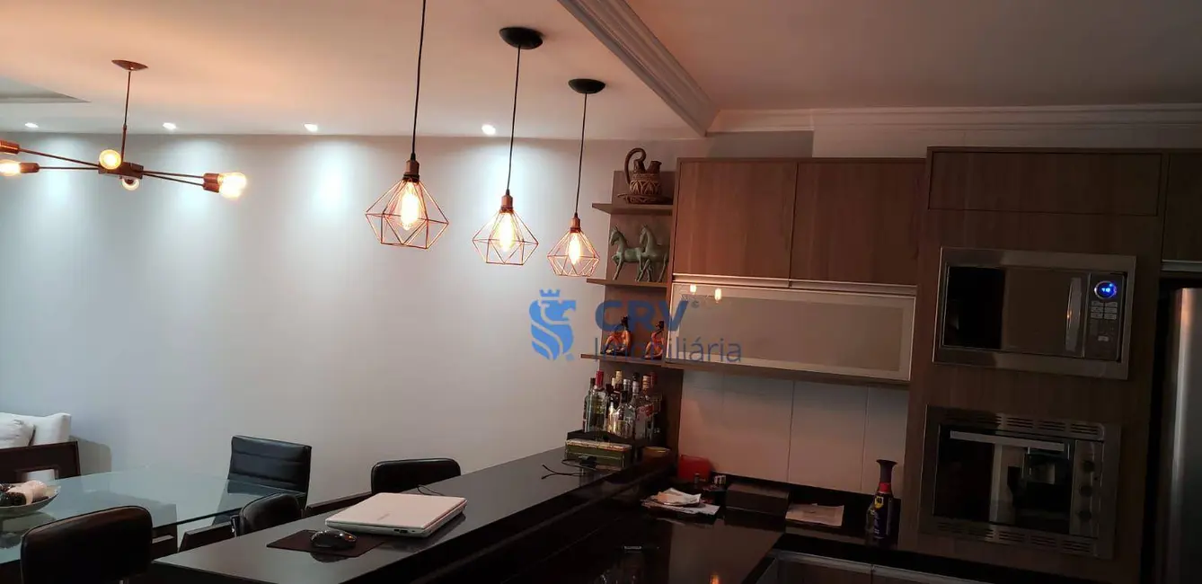 Casa com 4 quartos à venda, 275m2 em Londrina - PR - imagem 6 Foto 6 de Casa com 4 quartos à venda, 275m2 em Londrina - PR