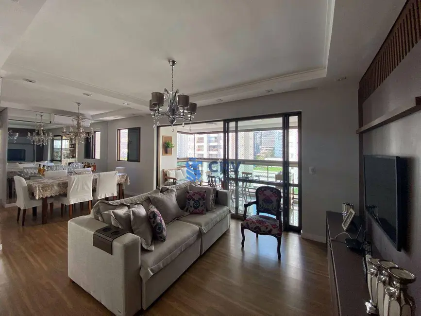 Foto 2 de Apartamento com 3 quartos à venda, 194m2 em Londrina - PR