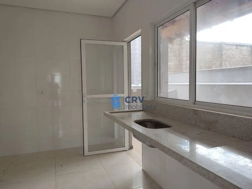 Casa de Condomínio com 3 quartos à venda e para alugar, 250m2 em Jardim Montecatini, Londrina - PR - imagem 5 Foto 5 de Casa de Condomínio com 3 quartos à venda e para alugar, 250m2 em Jardim Montecatini, Londrina - PR