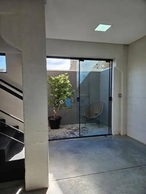 Armazém / Galpão à venda e para alugar, 250m2 em Jardim Alah, Londrina - PR - imagem 5 Foto 5 de Armazém / Galpão à venda e para alugar, 250m2 em Jardim Alah, Londrina - PR