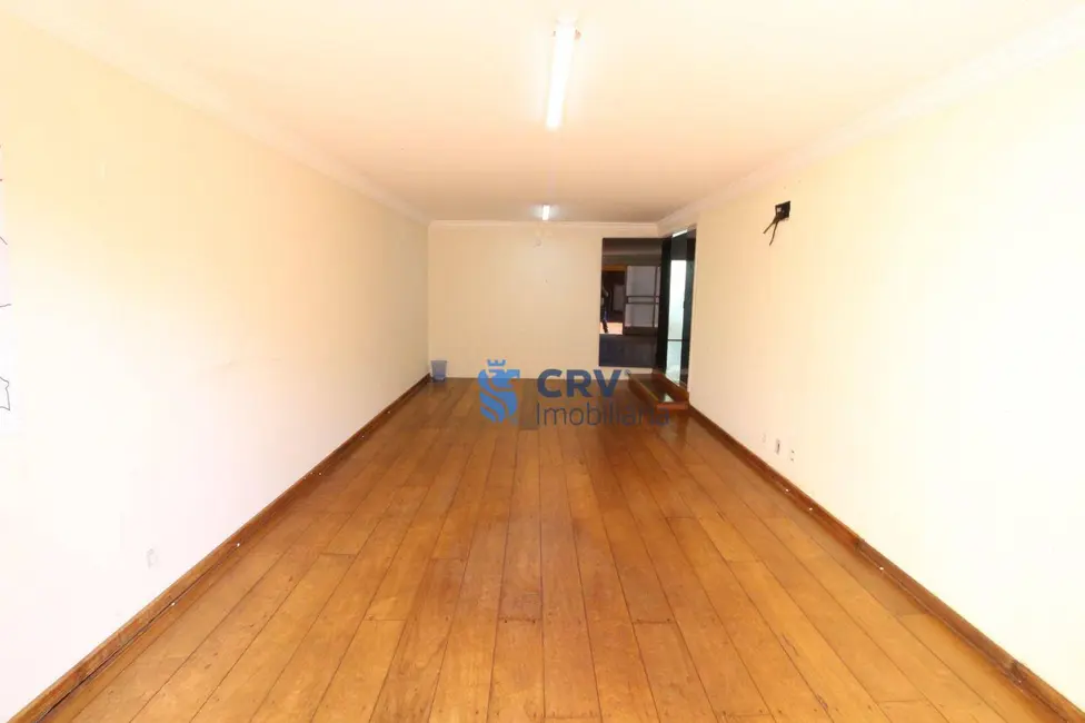 Sobrado com 4 quartos à venda, 438m2 em Centro, Londrina - PR - imagem 7 Foto 7 de Sobrado com 4 quartos à venda, 438m2 em Centro, Londrina - PR