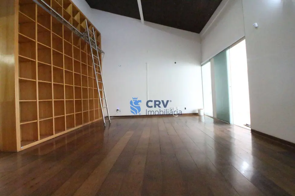 Sobrado com 4 quartos à venda, 438m2 em Centro, Londrina - PR - imagem 3 Foto 3 de Sobrado com 4 quartos à venda, 438m2 em Centro, Londrina - PR