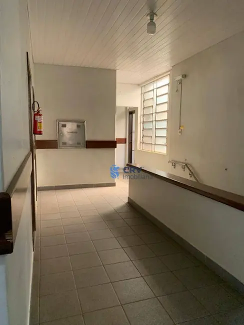 Sala Comercial para alugar, 60m2 em Centro, Londrina - PR - imagem 3 Foto 3 de Sala Comercial para alugar, 60m2 em Centro, Londrina - PR