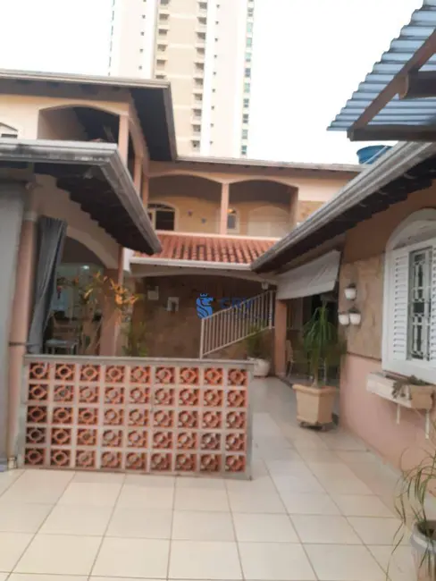 Foto 3 de Casa com 4 quartos à venda, 360m2 em Andrade, Londrina - PR