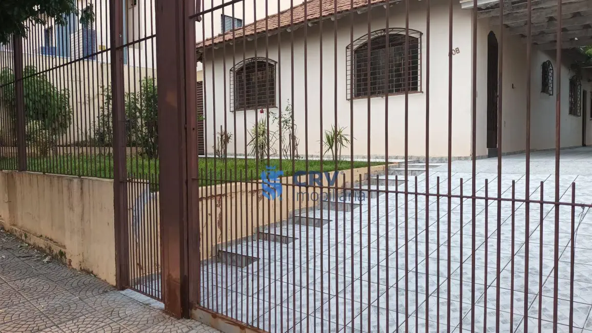 Casa com 3 quartos à venda, 430m2 em Jardim das Américas, Londrina - PR - imagem 3 Foto 3 de Casa com 3 quartos à venda, 430m2 em Jardim das Américas, Londrina - PR