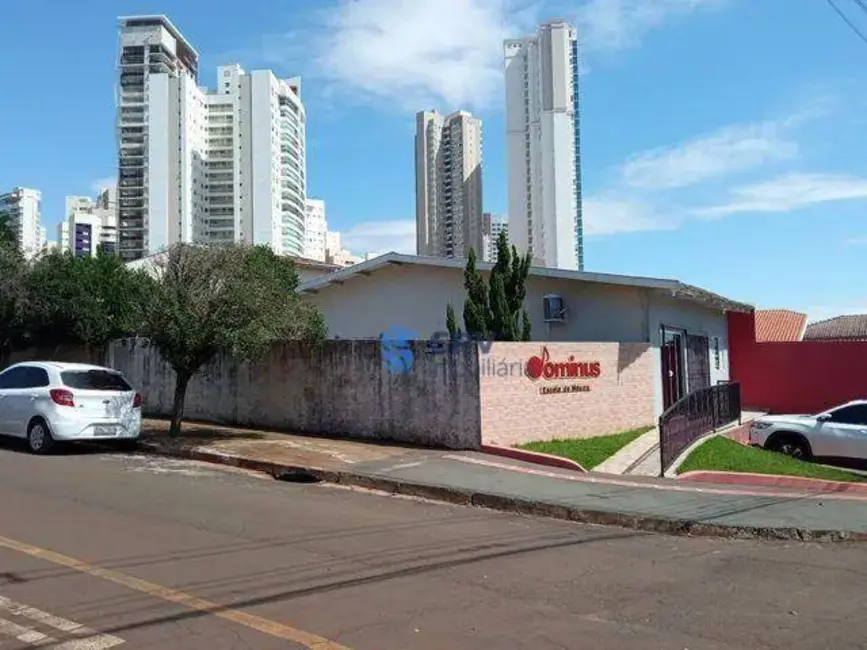 Foto 1 de Casa à venda, 326m2 em Santa Rosa, Londrina - PR