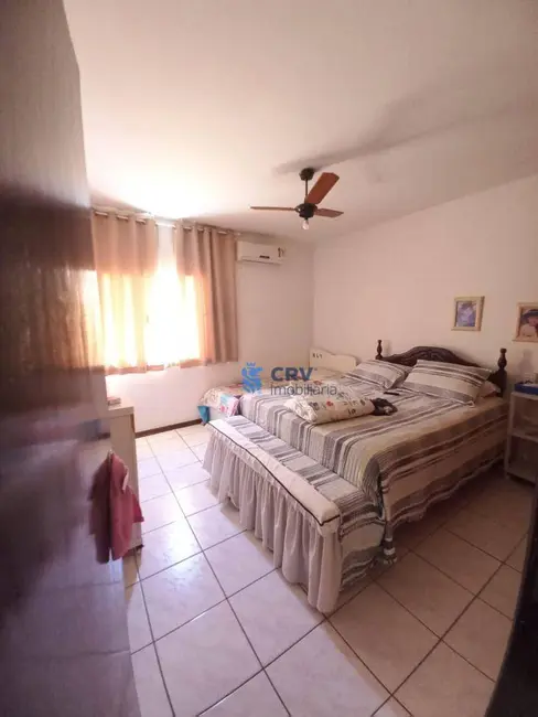 Foto 7 de Casa com 3 quartos para alugar, 390m2 em Santos Dumont, Londrina - PR