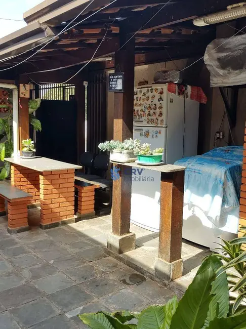 Casa com 3 quartos à venda, 300m2 em Londrina - PR - imagem 2 Foto 2 de Casa com 3 quartos à venda, 300m2 em Londrina - PR