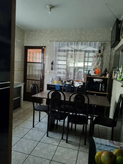 Casa com 3 quartos à venda, 300m2 em Londrina - PR - imagem 4 Foto 4 de Casa com 3 quartos à venda, 300m2 em Londrina - PR