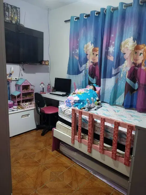Casa com 3 quartos à venda, 300m2 em Londrina - PR - imagem 7 Foto 7 de Casa com 3 quartos à venda, 300m2 em Londrina - PR