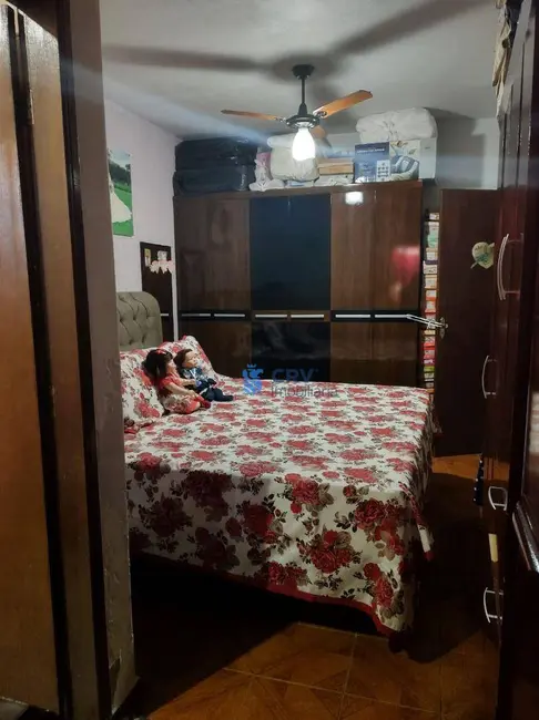 Casa com 3 quartos à venda, 300m2 em Londrina - PR - imagem 5 Foto 5 de Casa com 3 quartos à venda, 300m2 em Londrina - PR