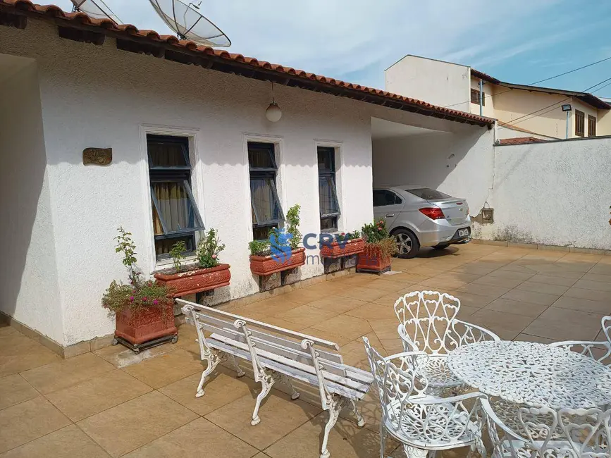 Foto 2 de Casa com 4 quartos à venda, 305m2 em Lima Azevedo, Londrina - PR