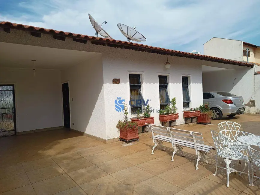 Foto 3 de Casa com 4 quartos à venda, 305m2 em Lima Azevedo, Londrina - PR