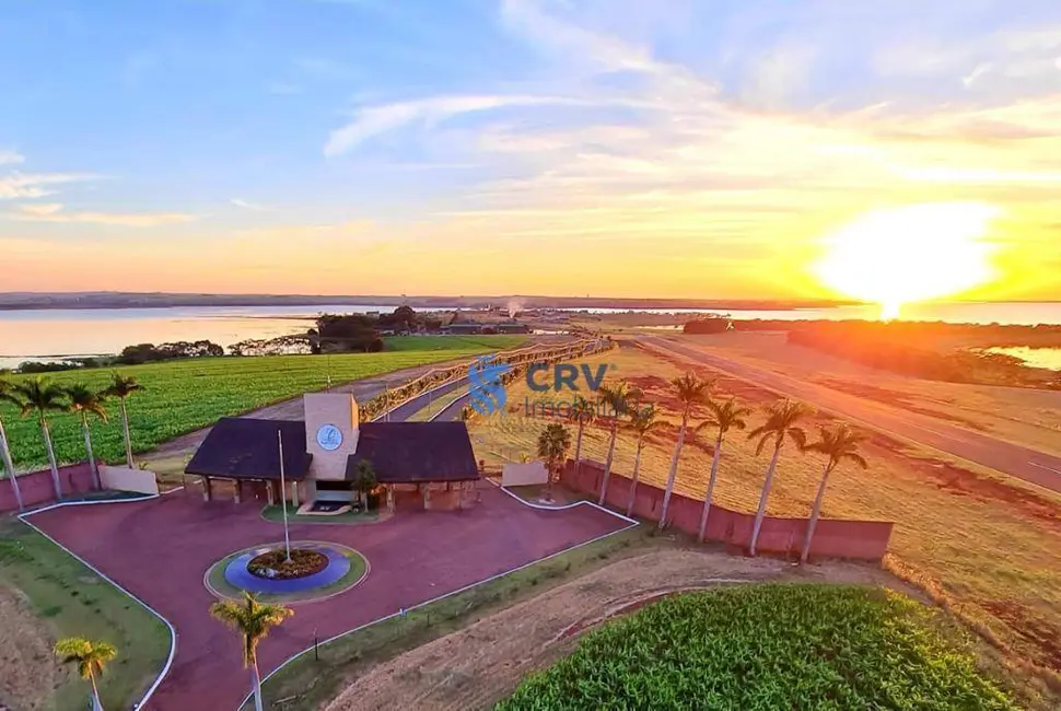 Foto 11 de Chácara à venda, 902m2 em Sertaneja - PR