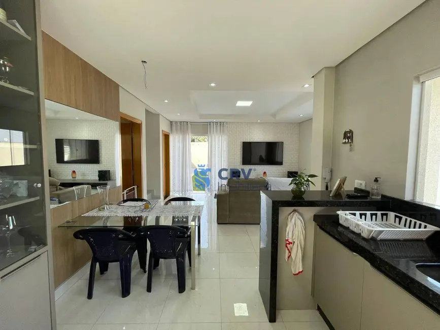 Sobrado com 3 quartos à venda, 213m2 em Coliseu, Londrina - PR - imagem 6 Foto 6 de Sobrado com 3 quartos à venda, 213m2 em Coliseu, Londrina - PR