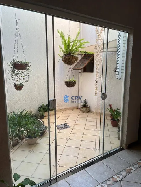 Casa com 3 quartos à venda, 401m2 em Champagnat, Londrina - PR - imagem 8 Foto 8 de Casa com 3 quartos à venda, 401m2 em Champagnat, Londrina - PR