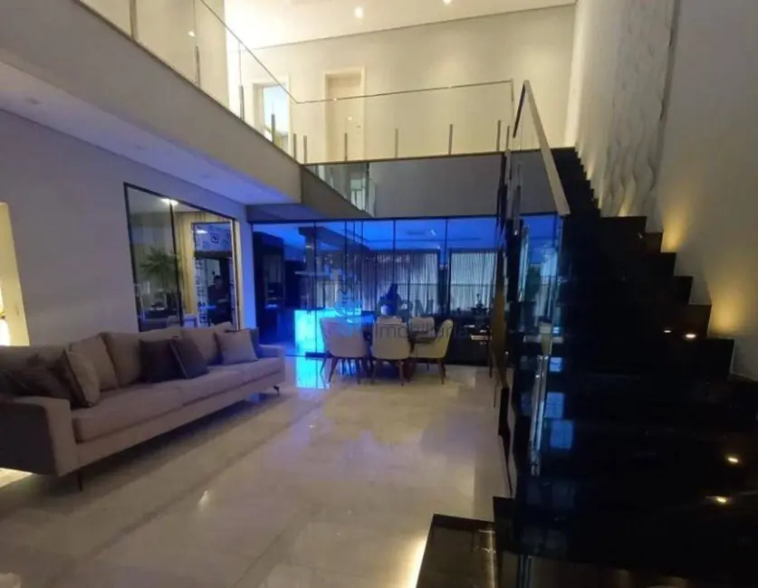 Foto 2 de Sobrado com 5 quartos à venda, 360m2 em Esperança, Londrina - PR