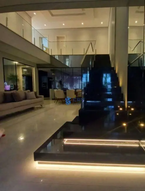 Foto 6 de Sobrado com 5 quartos à venda, 360m2 em Esperança, Londrina - PR