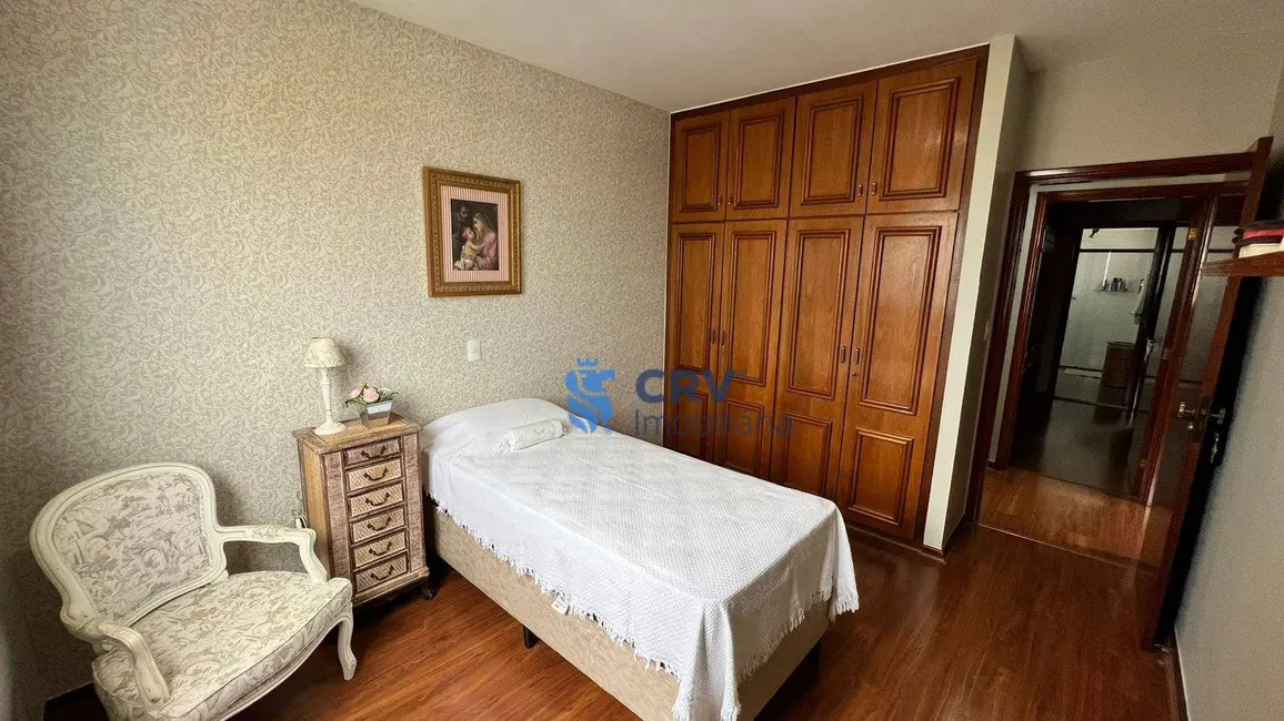 Apartamento com 3 quartos à venda, 156m2 em Centro, Londrina - PR - imagem 9 Foto 9 de Apartamento com 3 quartos à venda, 156m2 em Centro, Londrina - PR