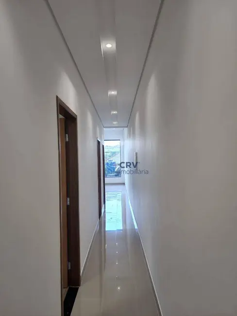 Casa com 3 quartos à venda, 158m2 em Ouro Verde, Londrina - PR - imagem 7 Foto 7 de Casa com 3 quartos à venda, 158m2 em Ouro Verde, Londrina - PR