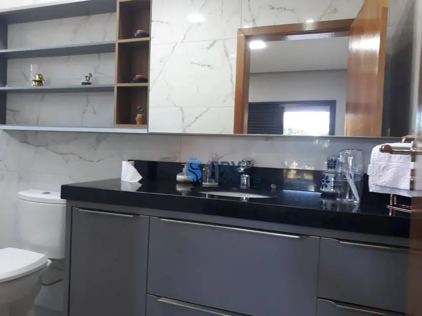 Casa de Condomínio com 3 quartos à venda, 1500m2 em Cambe - PR - imagem 9 Foto 9 de Casa de Condomínio com 3 quartos à venda, 1500m2 em Cambe - PR