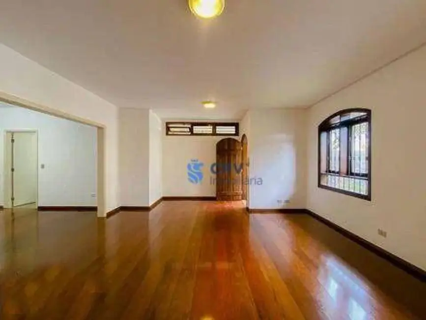Foto 6 de Sobrado com 3 quartos para alugar, 360m2 em Iguaçu, Londrina - PR