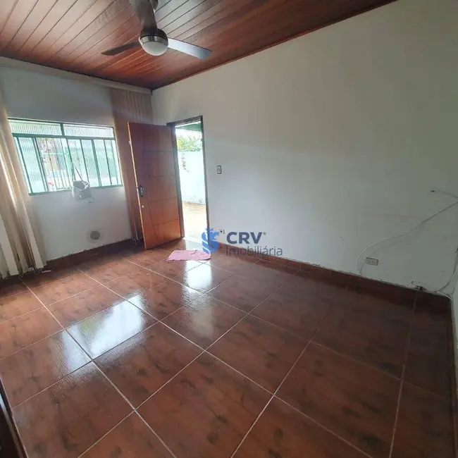 Casa com 3 quartos à venda e para alugar, 297m2 em Guanabara, Londrina - PR - imagem 3 Foto 3 de Casa com 3 quartos à venda e para alugar, 297m2 em Guanabara, Londrina - PR