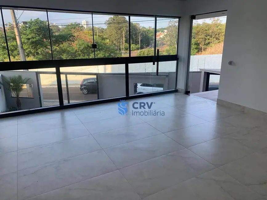 Foto 6 de Sobrado com 3 quartos à venda, 249m2 em Universitário, Londrina - PR