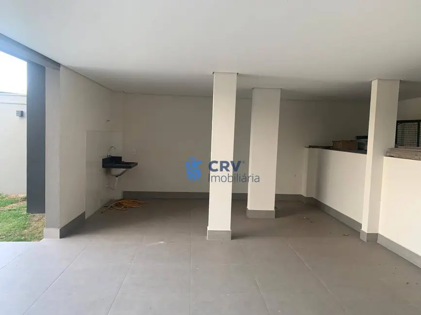 Sobrado com 3 quartos à venda, 241m2 em Universitário, Londrina - PR - imagem 3 Foto 3 de Sobrado com 3 quartos à venda, 241m2 em Universitário, Londrina - PR