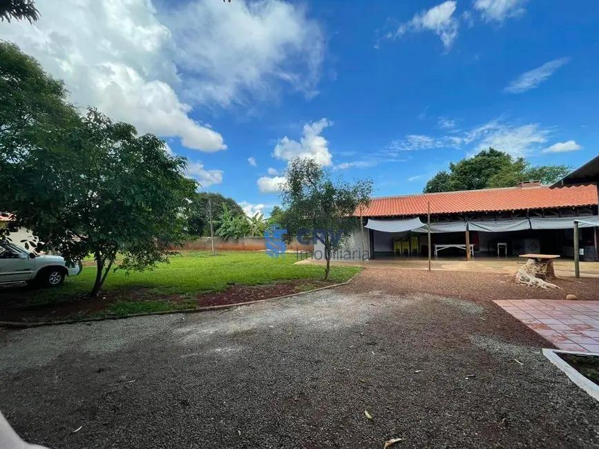 Chácara com 8 quartos à venda e para alugar, 3000m2 em Rui Barbosa, Londrina - PR - imagem 6 Foto 6 de Chácara com 8 quartos à venda e para alugar, 3000m2 em Rui Barbosa, Londrina - PR