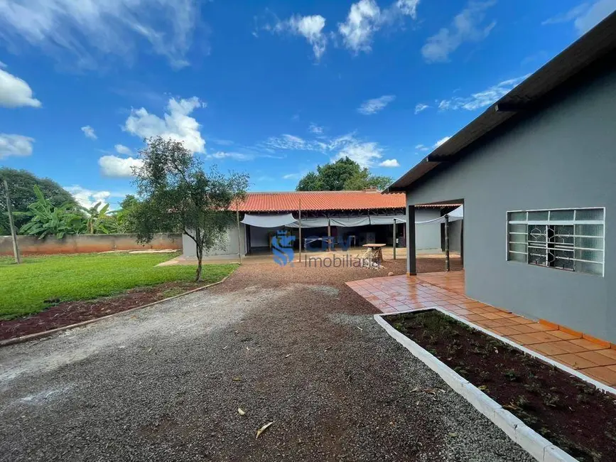 Chácara com 8 quartos à venda e para alugar, 3000m2 em Rui Barbosa, Londrina - PR - imagem 4 Foto 4 de Chácara com 8 quartos à venda e para alugar, 3000m2 em Rui Barbosa, Londrina - PR