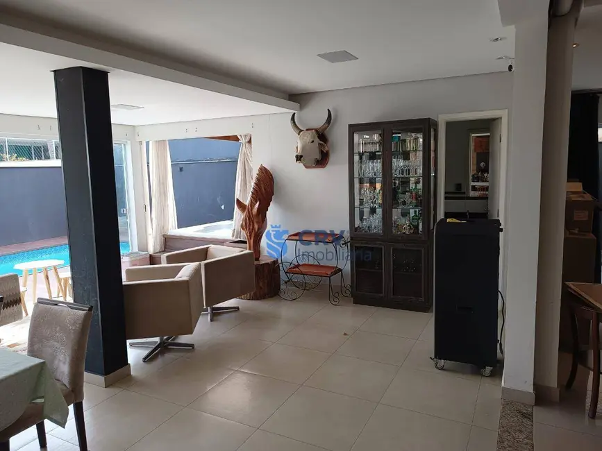 Sobrado com 3 quartos à venda, 350m2 em Terra Bonita, Londrina - PR - imagem 7 Foto 7 de Sobrado com 3 quartos à venda, 350m2 em Terra Bonita, Londrina - PR