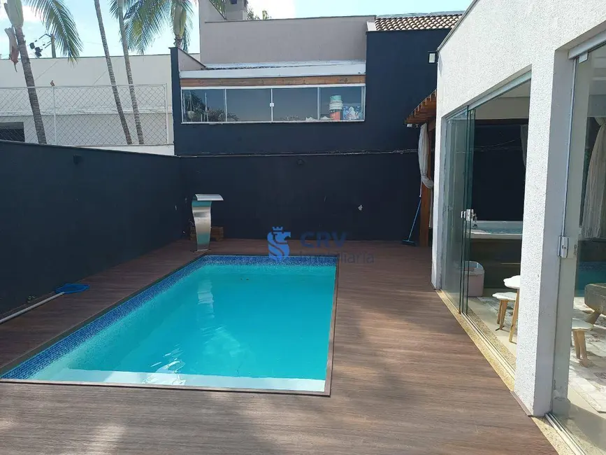 Foto 2 de Sobrado com 3 quartos à venda, 350m2 em Terra Bonita, Londrina - PR