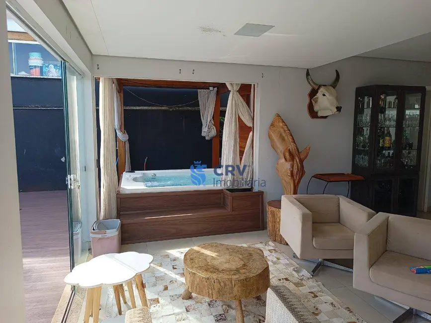 Sobrado com 3 quartos à venda, 350m2 em Terra Bonita, Londrina - PR - imagem 6 Foto 6 de Sobrado com 3 quartos à venda, 350m2 em Terra Bonita, Londrina - PR
