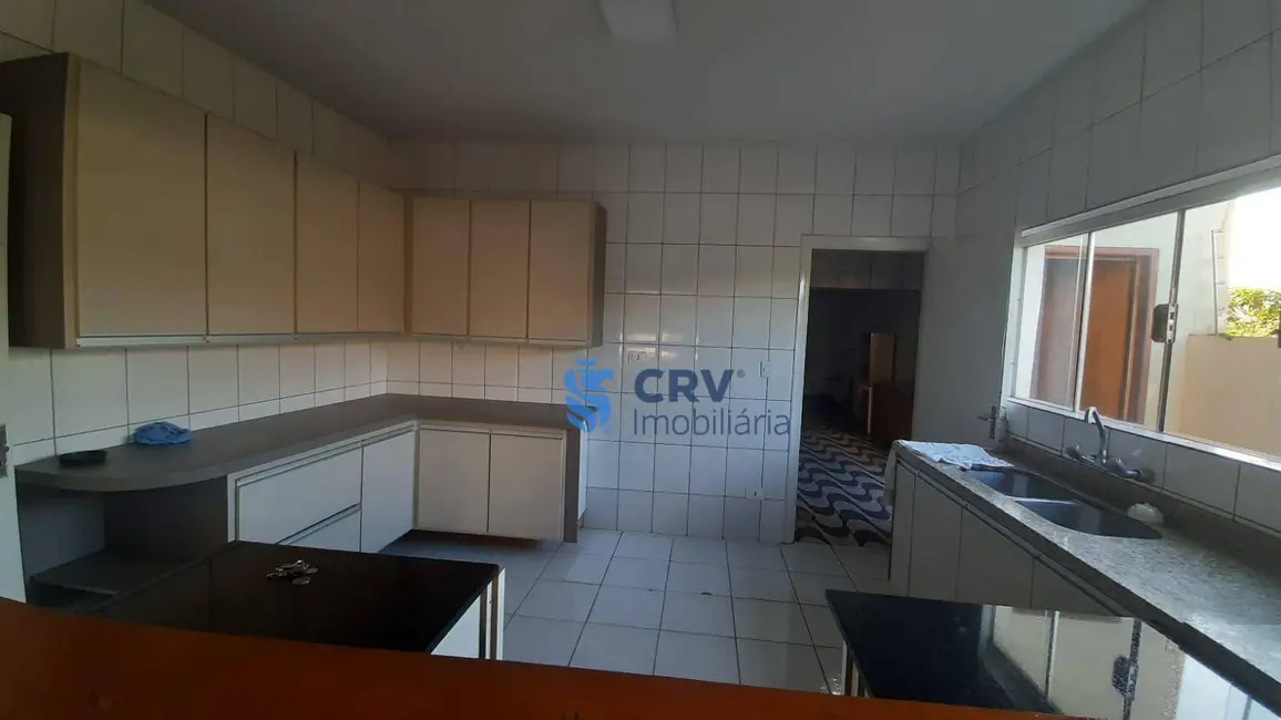 Casa com 4 quartos à venda, 390m2 em Quebec, Londrina - PR - imagem 7 Foto 7 de Casa com 4 quartos à venda, 390m2 em Quebec, Londrina - PR