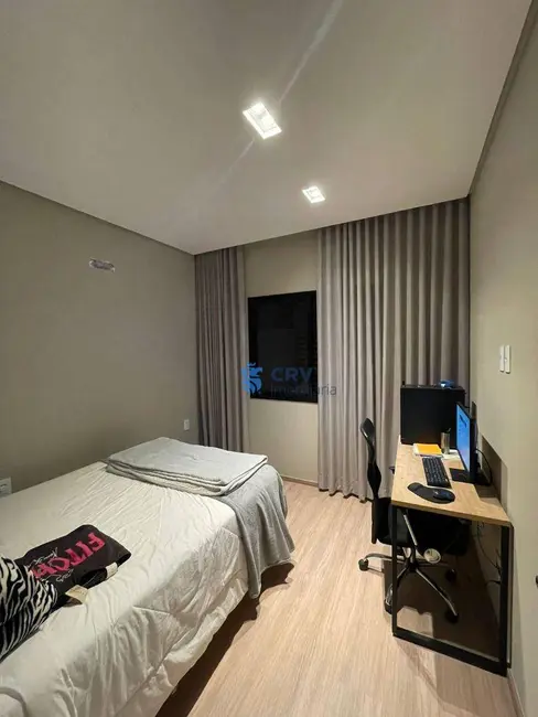 Foto 8 de Casa de Condomínio com 3 quartos à venda, 250m2 em Conjunto Habitacional Alexandre Urbanas, Londrina - PR
