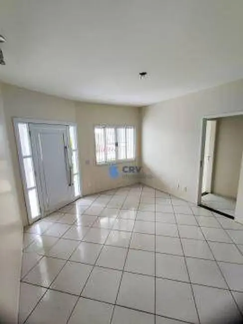 Casa com 4 quartos à venda, 450m2 em Foz Do Iguacu - PR - imagem 8 Foto 8 de Casa com 4 quartos à venda, 450m2 em Foz Do Iguacu - PR