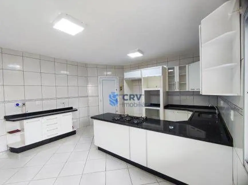 Casa com 4 quartos à venda, 450m2 em Foz Do Iguacu - PR - imagem 9 Foto 9 de Casa com 4 quartos à venda, 450m2 em Foz Do Iguacu - PR