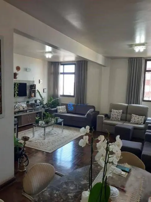 Apartamento com 4 quartos à venda, 160m2 em Centro, Londrina - PR - imagem 3 Foto 3 de Apartamento com 4 quartos à venda, 160m2 em Centro, Londrina - PR