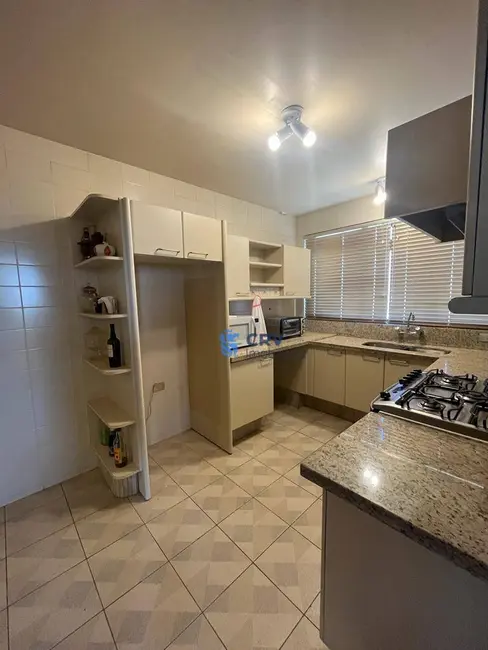 Cobertura com 4 quartos à venda e para alugar, 680m2 em Centro, Londrina - PR - imagem 8 Foto 8 de Cobertura com 4 quartos à venda e para alugar, 680m2 em Centro, Londrina - PR