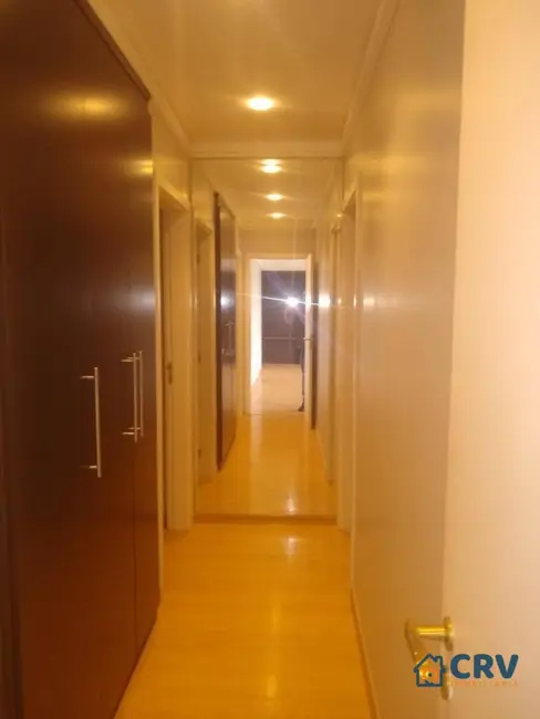 Apartamento com 3 quartos à venda, 206m2 em Londrina - PR - imagem 9 Foto 9 de Apartamento com 3 quartos à venda, 206m2 em Londrina - PR