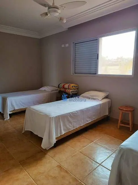 Casa de Condomínio com 4 quartos à venda, 1918m2 em Centro, Sertaneja - PR - imagem 9 Foto 9 de Casa de Condomínio com 4 quartos à venda, 1918m2 em Centro, Sertaneja - PR