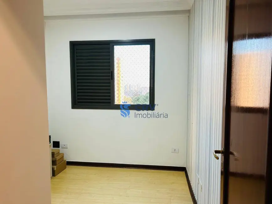 Apartamento com 3 quartos à venda, 194m2 em Centro, Londrina - PR - imagem 6 Foto 6 de Apartamento com 3 quartos à venda, 194m2 em Centro, Londrina - PR