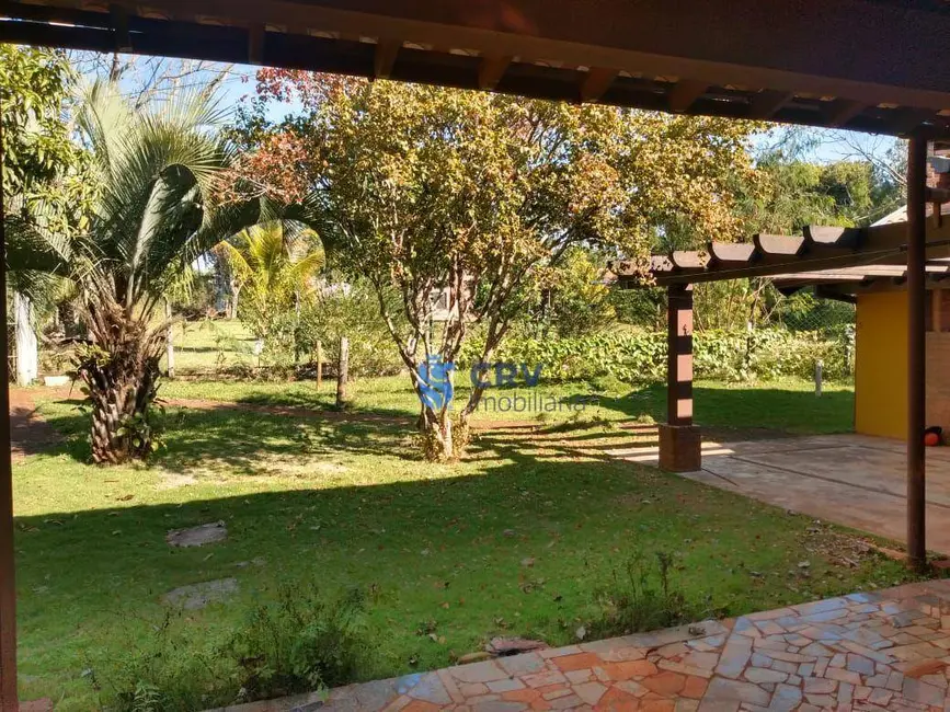 Foto 2 de Chácara com 4 quartos para alugar, 1800m2 em Gleba Fazenda Palhano, Londrina - PR