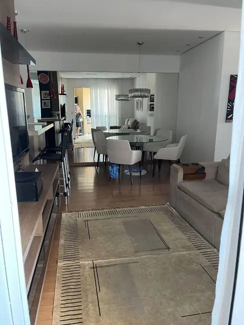 Apartamento com 3 quartos para alugar, 81m2 em Santa Rosa, Londrina - PR - imagem 3 Foto 3 de Apartamento com 3 quartos para alugar, 81m2 em Santa Rosa, Londrina - PR