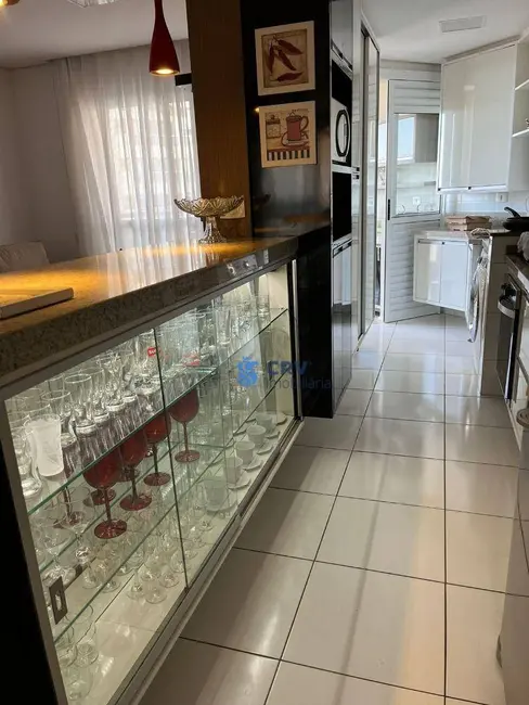 Apartamento com 3 quartos para alugar, 81m2 em Santa Rosa, Londrina - PR - imagem 6 Foto 6 de Apartamento com 3 quartos para alugar, 81m2 em Santa Rosa, Londrina - PR